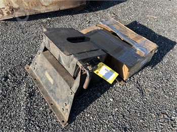 REESE FIFTH WHEEL HITCH Used Fifth Wheel Truck / Trailer Components upcoming auctions
