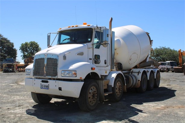2011 KENWORTH T359 Used Asphalt / Concrete Trucks for sale
