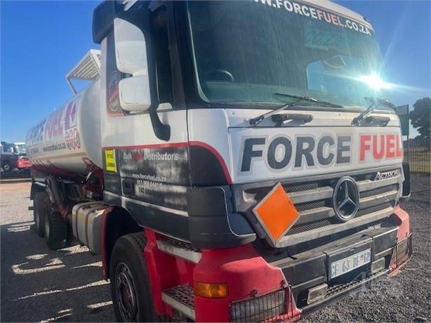 2000 MERCEDES-BENZ ACTROS 3340 Used Fuel Tanker Trucks for sale