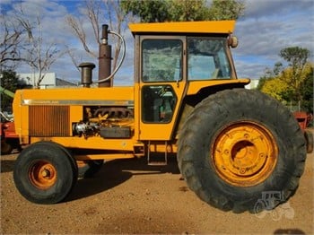 CHAMBERLAIN 4480 Used 100 HP to 174 HP Tractors for sale