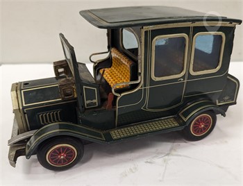 UNKNOWN TIN FRICTION CAR Used Vintage / Antique Toys Toys / Hobbies upcoming auctions