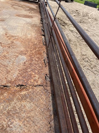 UNKNOWN LT Used Livestock Trailers auction results