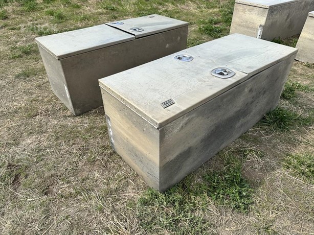 EAST ALUMINUM MOUNTED TOOL BOX Used Wergzeugkiste auktionsergebnisse