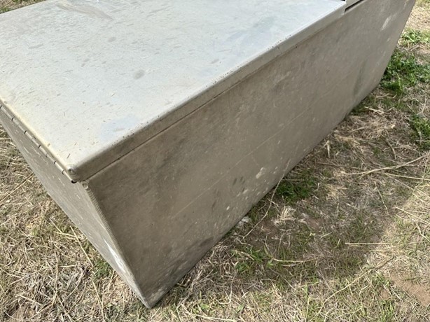 EAST ALUMINUM MOUNTED TOOL BOX Used Wergzeugkiste auktionsergebnisse